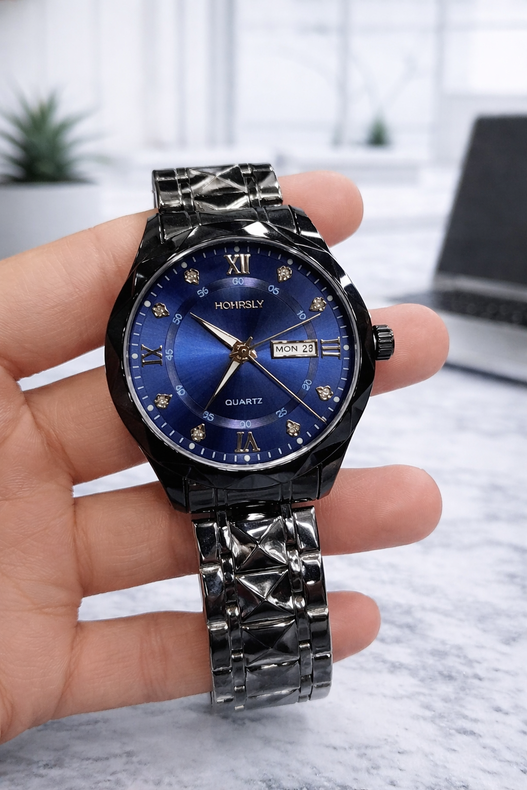 HOURSLY Luxury Blue Quartz Watch